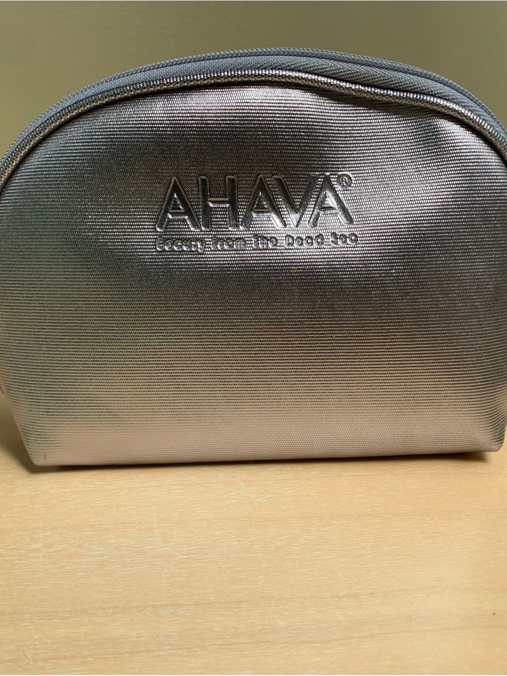 AHAVA Dead Sea Bath Crystals with Silver Metallic Toiletry Pouch